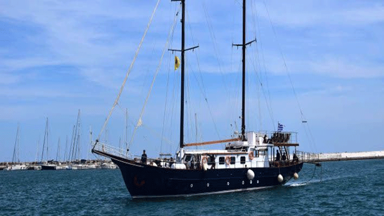 Ιταλία: Ιστιοφόρο με 51 Κούρδους προσάραξε στην Καλαβρία