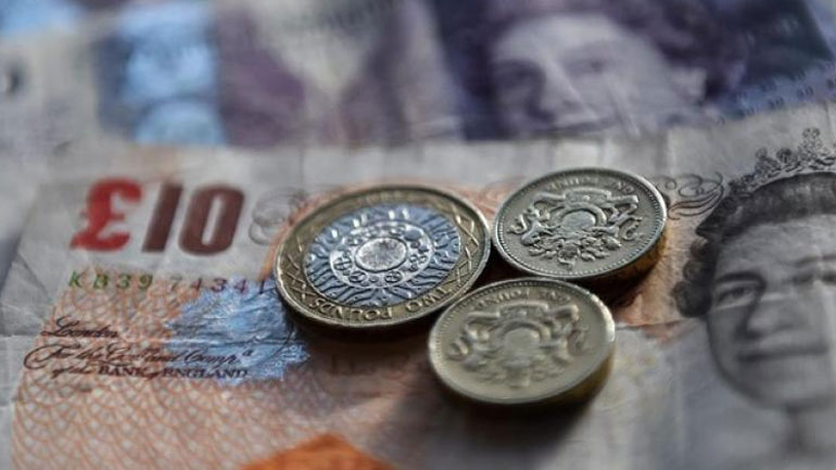 Βρετανία: Πτώση σημειώνει η στερλίνα καθώς ενισχύεται η πιθανότητα εκλογών