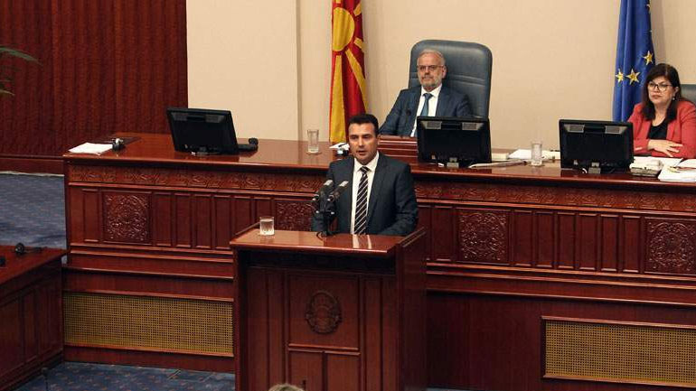 Έντονες διεργασίες στη Βουλή των Σκοπίων – Προς διασφάλιση των 80 ψήφων ο Ζάεφ