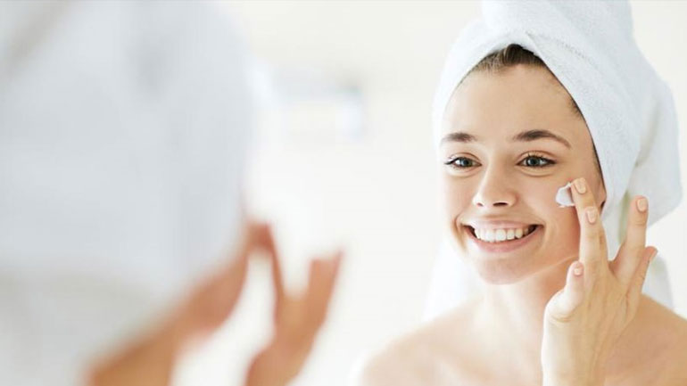 Πώς να απαλλαγείτε εύκολα και γρήγορα από τα μαύρα στίγματα