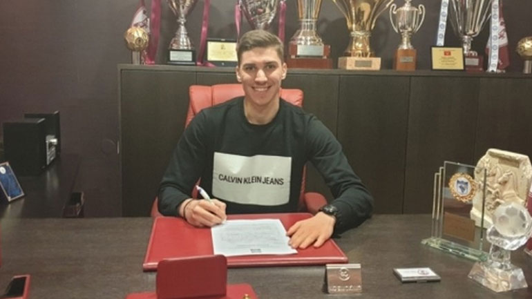 Στην ΑΕΛ κι επίσημα ο Ταλέσκι