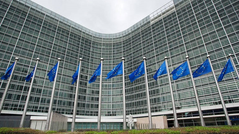 Ευρωπαϊκή Επιτροπή: Διαβούλευση για την ίση αμοιβή μεταξύ ανδρών και γυναικών