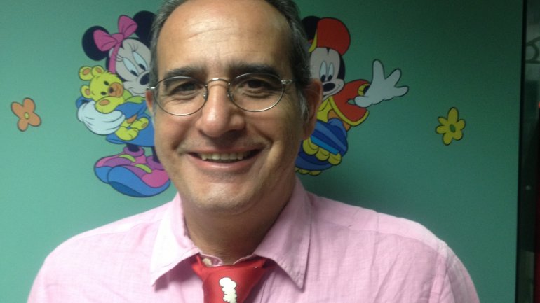 Γ. Μουστάκας: Tα παιδιά που τρώνε βλέποντας τηλεόραση είναι υποψήφιοι υπέρβαροι – παχύσαρκοι ενήλικες