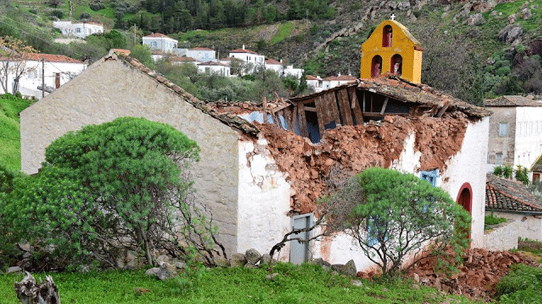 Κατέρρευσε ιστορικός ναός στην Ύδρα