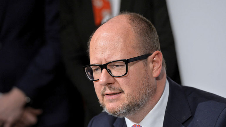 Πολωνία: Επίθεση με μαχαίρι δέχθηκε ο δήμαρχος του Γκντανσκ Πολωνία: Επίθεση με μαχαίρι δέχθηκε ο δήμαρχος του Γκντανσκ