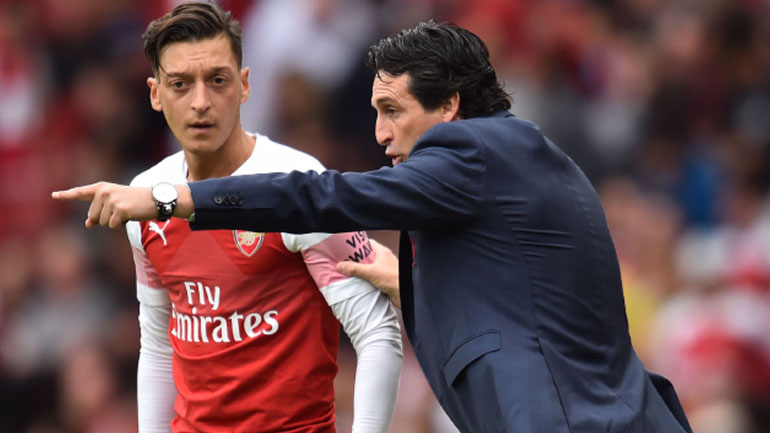 Έμερι: «Δεν πωλείται ο Οζίλ»