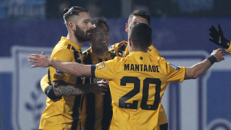 «Κιτρινόμαυρο» πάρτι στα Γιάννενα, 4-0 η ΑΕΚ τον ΠΑΣ