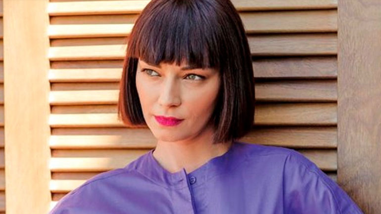 Κατερίνα Μισιχρόνη: «Με έχουν μπερδέψει στον δρόμο με την Angelina Jolie»