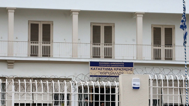 Με 17 μαχαιριές σκότωσαν τον Αλβανό κρατούμενο Με 17 μαχαιριές σκότωσαν τον Αλβανό κρατούμενο