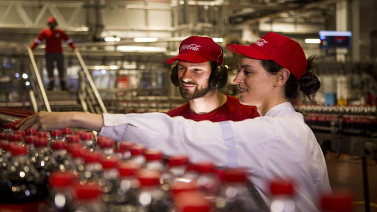 Coca-Cola Τρία Έψιλον: Με επίκεντρο τον άνθρωπο, επενδύει στο σήμερα στρέφοντας το βλέμμα στο μέλλον