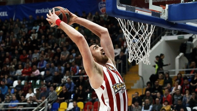 Ολυμπιακός: Παρών στην προπόνηση ο Μιλουτίνοβ