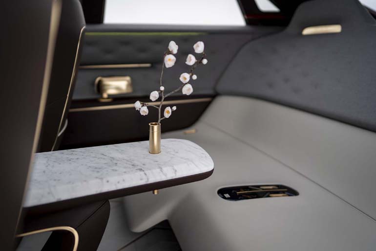 Άλλα... κόλπα!