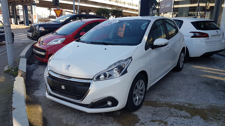 Το 208 με κινητήρα 1.2 λίτρων του 2018 (Απρίλιος) με 10.000 χλμ. κοστίζει 11.950 ευρώ