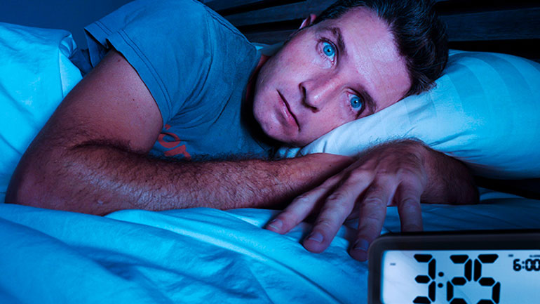 Οι λιγότερες από έξι ώρες ύπνου μπορεί να αυξήσουν τον καρδιαγγειακό κίνδυνο