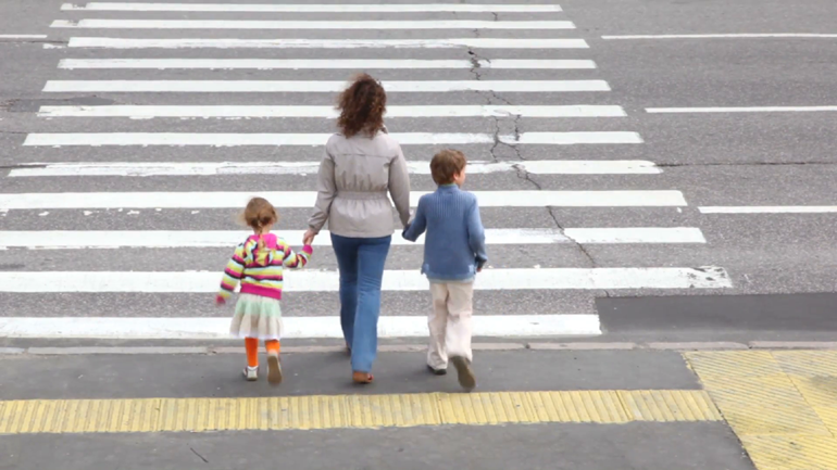 Ακόμα και ο τρόπος που περνούμε τη διάβαση θέλει εκπαίδευση...