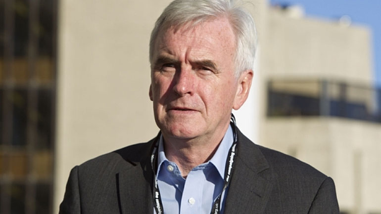 ΜακΝτόνελ: Η Μέι μπορεί να περάσει μια συμφωνία εάν διαπραγματευτεί με τους Εργατικούς