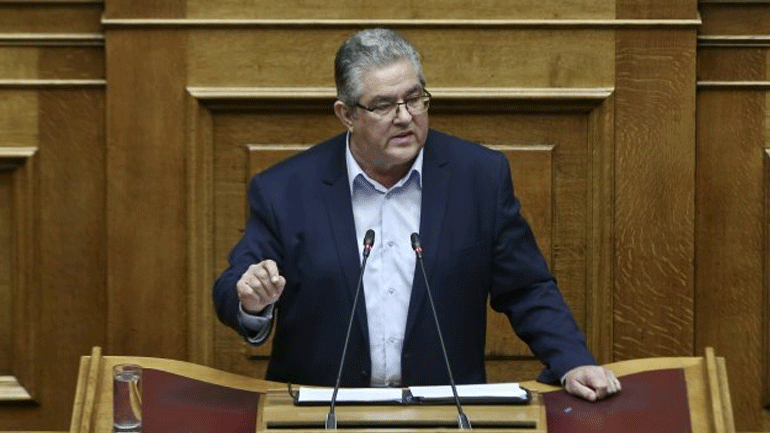 Ο Υπουργός με το υφάκι…