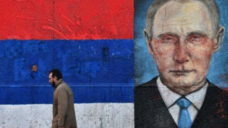 Χιλιάδες πολίτες της Σερβίας υποδέχονται τον Πούτιν