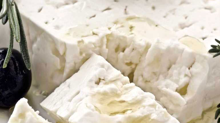 Αποκωδικοποιήθηκε το «DNA» της ελληνικής φέτας, η οποία διαπιστώθηκε ότι περιέχει 489 διαφορετικές πρωτεΐνες