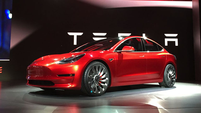 H Tesla χαρίζει αυτοκίνητο και χρήματα στον καλύτερο χάκερ!