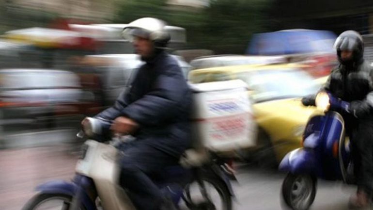 Κρήτη: Νεκρός στην άσφαλτο 21χρονος ντελιβεράς