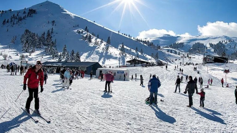 Σε λειτουργία από σήμερα το Χιονοδρομικό Κέντρο Καλαβρύτων