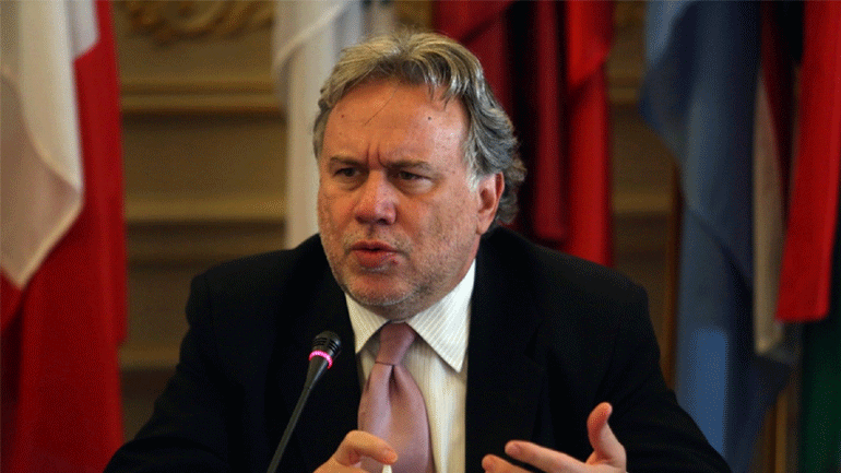 «Οι διαφορές πρέπει να λύνονται με βάση το διεθνές δίκαιο και τον διάλογο»