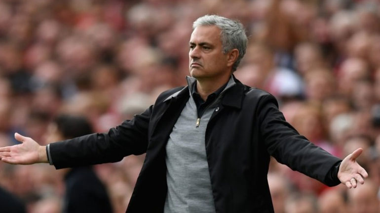 Μουρίνιο για Γιουνάιτεντ: «Ο κόσμος δεν ξέρει τι συμβαίνει στο παρασκήνιο»
