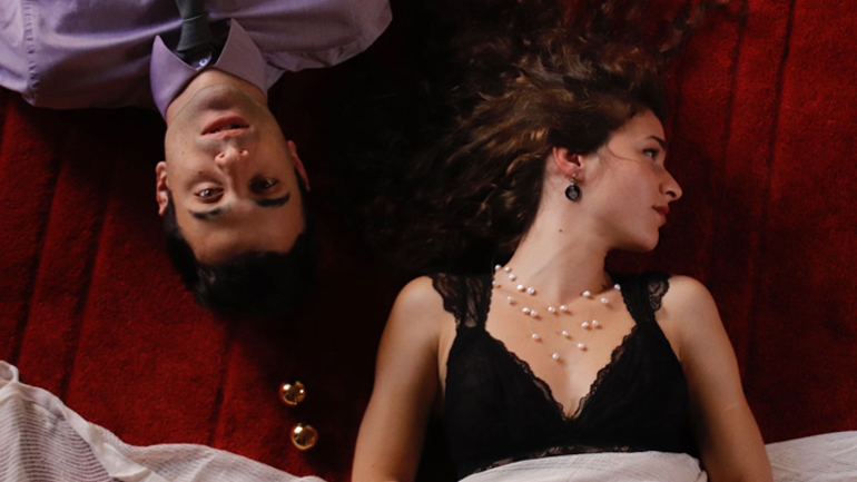 «Ο Εραστής» σε σκηνοθεσία Λένας Φιλίπποβα στο Από Μηχανής Θέατρο