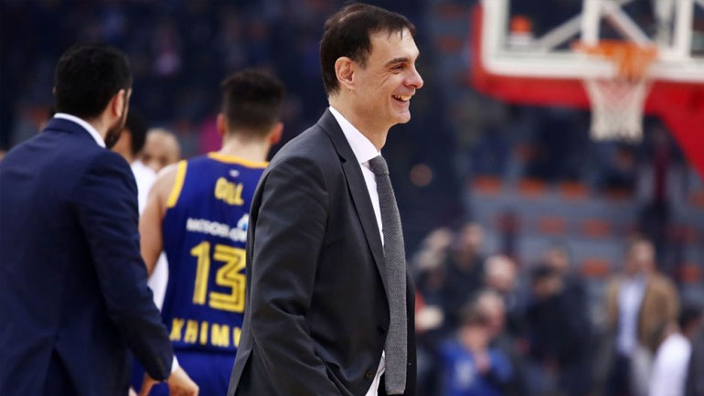 Οι Αγγελόπουλοι πήγαν στα αποδυτήρια της Χίμκι και χαιρέτησαν τον Μπαρτζώκα