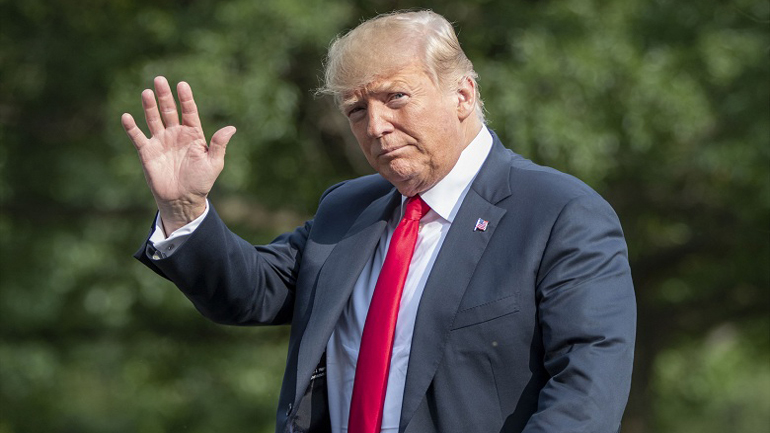 Ο Τραμπ αποτίει φόρο τιμής στους στρατιώτες που σκοτώθηκαν στη Συρία