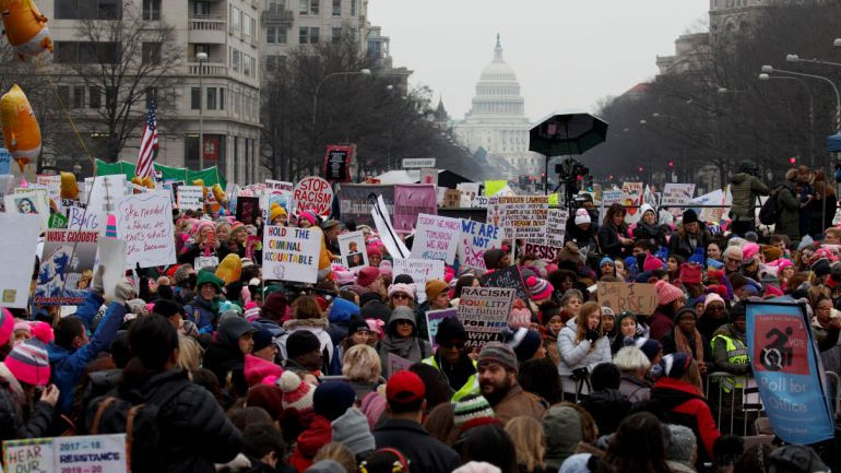 ΗΠΑ: Χιλιάδες διαδηλωτές στους δρόμους της χώρας για να υπερασπιστούν τα δικαιώματα των γυναικών