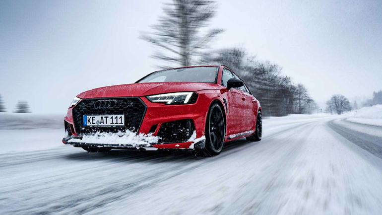 Αυτό το Audi RS4 είναι πύραυλος!