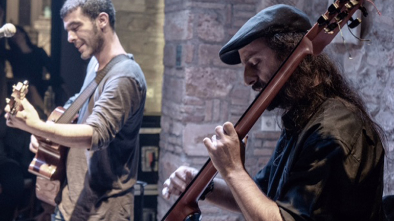 Ο Απόστολος Ρίζος στη μουσική σκηνή «Σφίγγα»