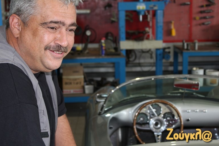 Ο ιδιοκτήτης της RCH Automotive Ηλίας Γαγανέλης έχει πάθος με αυτό που κάνει και όπως το έχει αποδείξει το κάνει πολύ καλά. Έχει εργαστεί στη Γερμανία και επέστρεψε στην Ελλάδα γιατί αγαπά την πατρίδα του. Το ζητούμενο είναι αν τον αγαπά η ίδια του η πατρίδα...