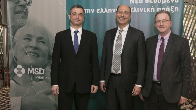 Διακρίνονται απά αριστερά οι κ.κ. Βασίλης Τσιμιχόδημος, Επίκουρος Καθηγητής Παθολογίας στην Ιατρική Σχολή του Πανεπιστημίου Ιωαννίνων, Λάζαρος Πουγγίας, MD, PhD, Ιατρικός Διευθυντής της MSD Ελλάδας και Νικόλαος Τεντολούρης, Καθηγητής Παθολογίας στην Ιατρική Σχολή του Πανεπιστημίου Αθήνας.
