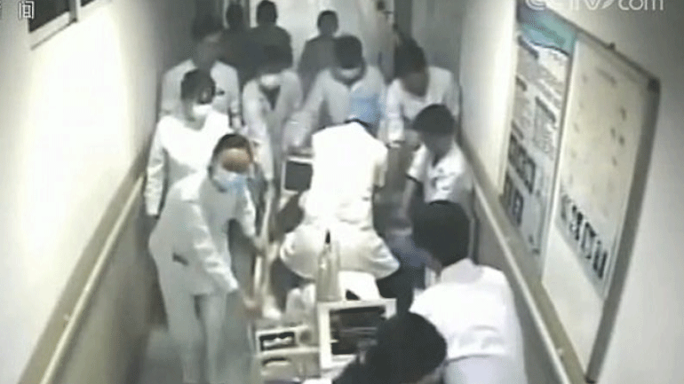 Του έκαναν 15.000 ανανήψεις και τον επανέφεραν έπειτα από 150 λεπτά