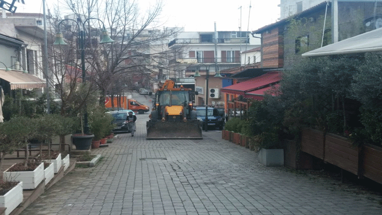 Κρήτη: «Ξηλώθηκαν» αυθαίρετες κατασκευές στο κέντρο του Ηρακλείου