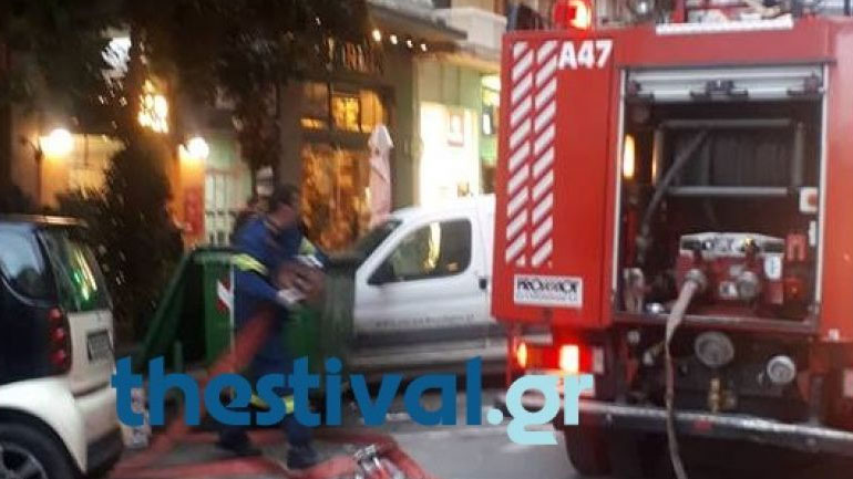Φωτιά σε διαμέρισμα στο κέντρο της Θεσσαλονίκης –  Επιχείρηση απεγκλωβισμού ηλικιωμένης