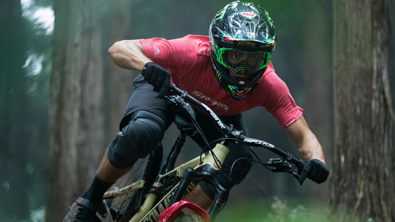 Βιντεάρα με τον Amaury Pierron στο νησί Ρεϋνιόν