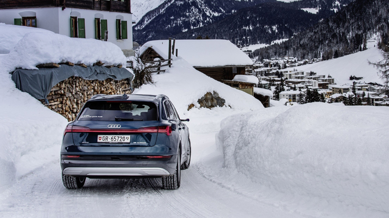 Το Νταβός κατακλύστηκε από Audi E-Tron