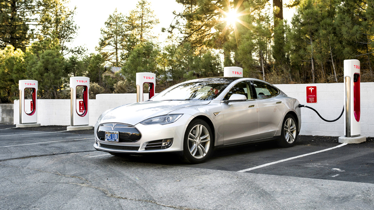 Αύξηση στις τιμές χρέωσης των ταχυφορτιστών από την Tesla