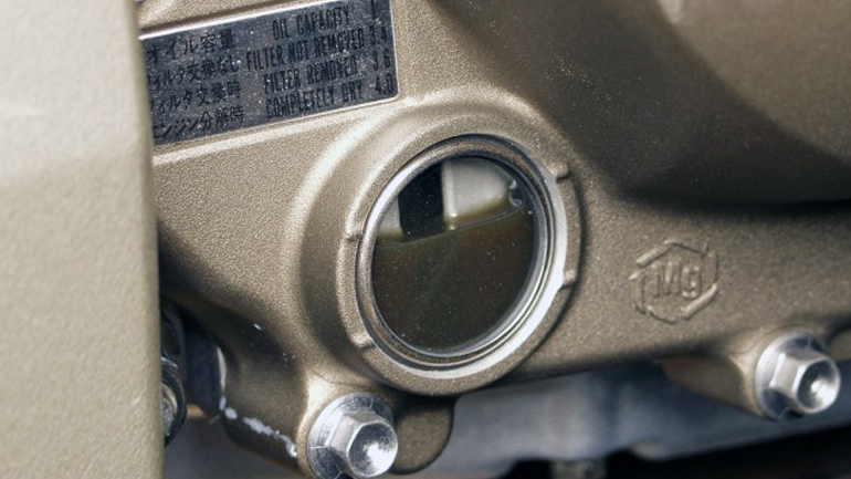 Back to Basics: Ελέγχοντας τα λάδια της μοτοσυκλέτας μας