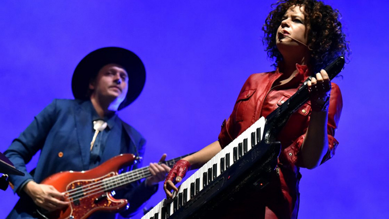 Οι Arcade Fire και άλλοι 200 Καναδοί μουσικοί εκφράζουν την αλληλεγγύη τους σε αυτόχθονες διαδηλωτές στον Καναδά