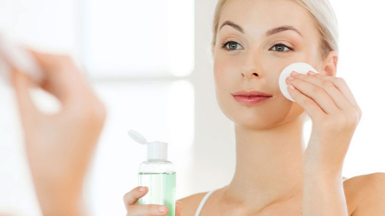 Γιατί πρέπει να χρησιμοποιείς το toner καθημερινά στην περιποίηση του προσώπου σου;