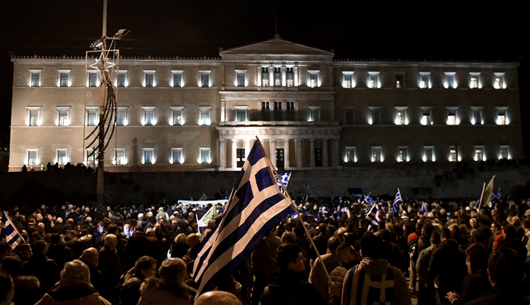 Συλλαλητήριο στο Σύνταγμα – Σε αστυνομικό κλοιό η Βουλή