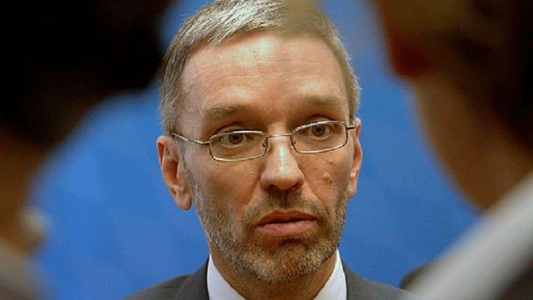 Ικανοποιημένος ο υπ. Εσωτερικών της Αυστρίας για τη μείωση των αιτήσεων χορήγησης ασύλου