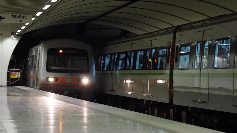 Στις 16.30 θα κλείσει ο σταθμός του μετρό «Σύνταγμα»