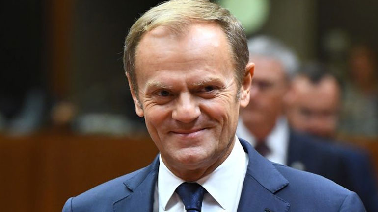 Τουσκ για την υπερψήφιση της Συμφωνίας των Πρεσπών: «Αλέξη, Ζόραν – μπράβο»