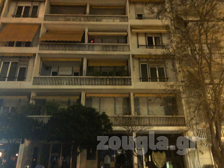 Στο σκοτάδι πολυκατοικίες στο Κολωνάκι 